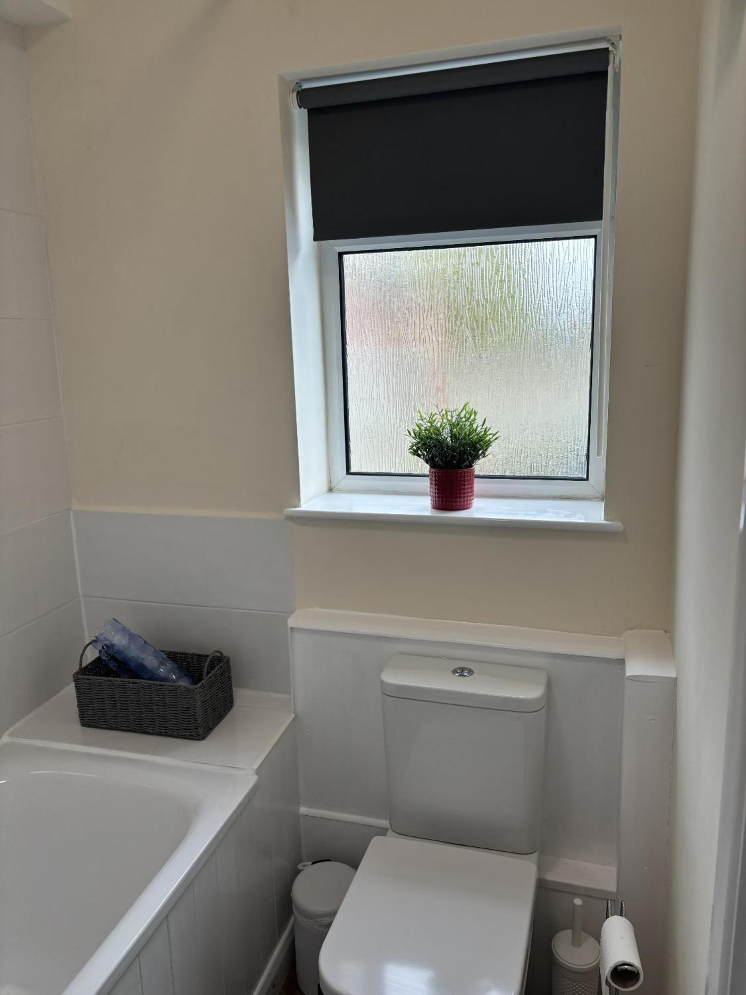 Central - 1 Bed, Cosy Retreat スウィンドン エクステリア 写真